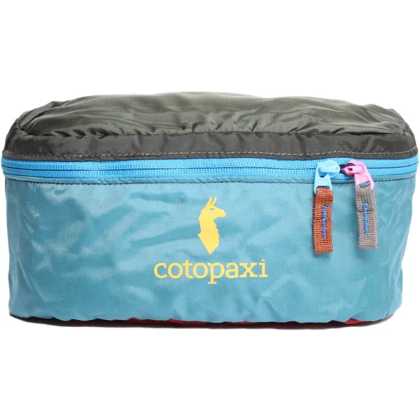 Convertible travel bag that can be used as a backpack or toteBataan Del Día Fanny Pack 3L