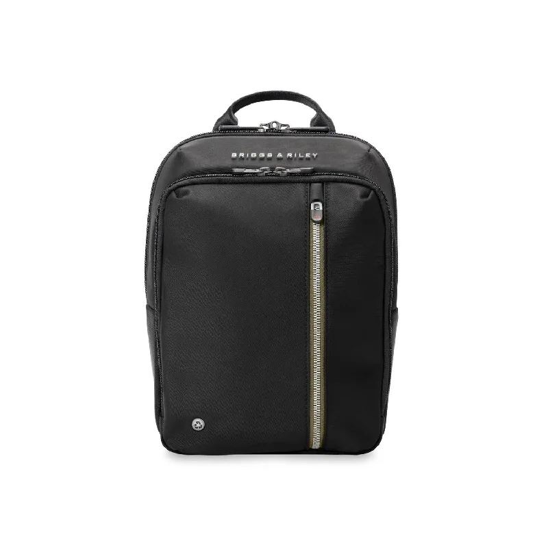 Leather luggage handles for a comfortable and stylish gripBriggs & Riley HTA Crossbody Bag