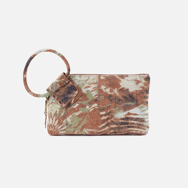 Eco-friendly money clips made from sustainable materialsSable Wristlet In Printed Leather - Coastal Canyon