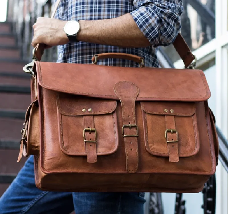 Briefcases with built-in charging portsMessenger Bag cum Briefcase