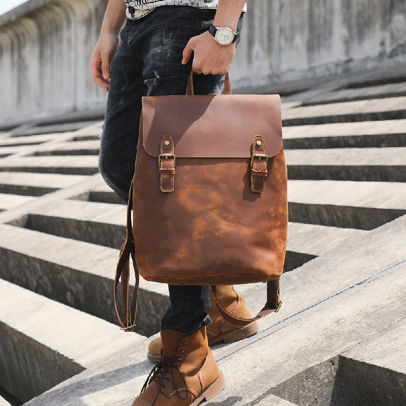 Men's minimalist leather backpack with simple design for casual outingsNew Simple Retro First Layer Cowhide Backpack